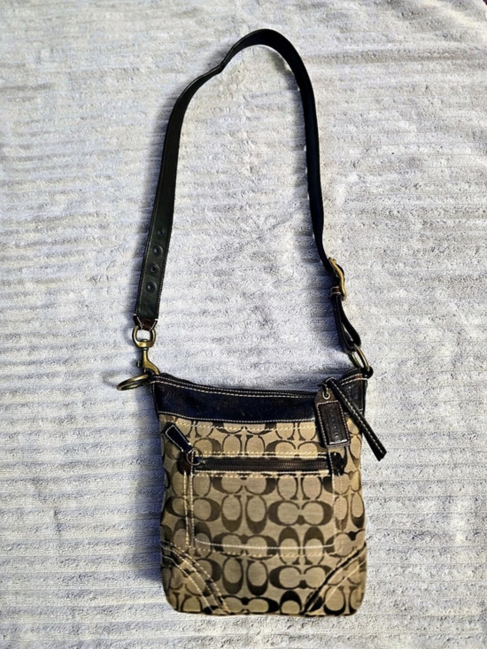 Vintage Y2K Coach Signature Convertible Slim Duffle Bag — Style 10402